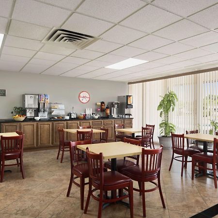 Howard Johnson By Wyndham Winter Haven Fl Екстер'єр фото